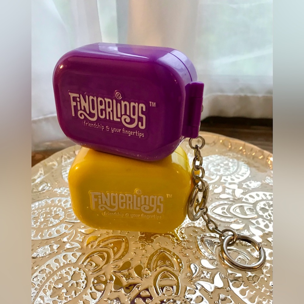 2019 FINGERLINGS Mini Tiny Pop Open Keychain Playset Tiny Figures Sloth Unicorn - Picture 15 of 15